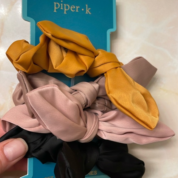 Hair accessories lot NWT and NWOT - Picture 5 of 6